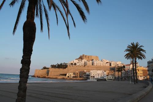 Benicarlo 4A2 Apartamento con amplia terraza y vistas al mar, WIFI, garaje