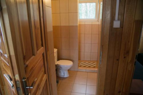 Kúpeľňa v ubytovaní Camping Oaza Błonie Kórnik Domki Standard - 3 pokoje