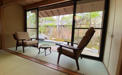 Photo de la galerie de l'établissement Yakakutei, à Kirishima