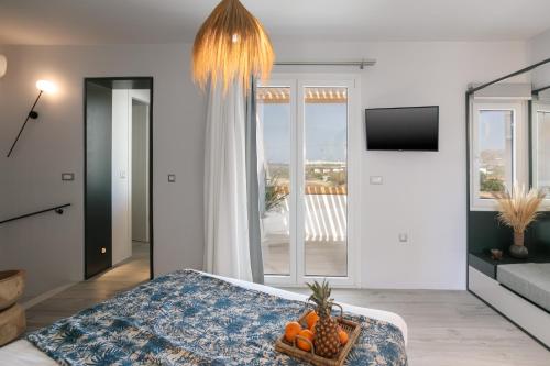 Zdjęcie z galerii obiektu Sunday Luxury Suites w mieście Agia Anna (Naxos)