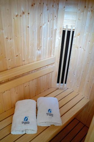 Galeriebild der Unterkunft Siedlisko na wydmach, sauna,podgrzewane jacuzzi,domki klimatyzowane,starlink internet,parking in Łeba