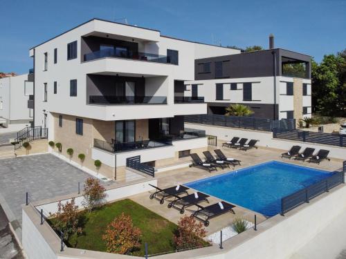Villa Ankora 1 with heated pool