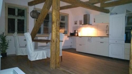Kuchyň nebo kuchyňský kout v ubytování Eulen- & Altstadtnest