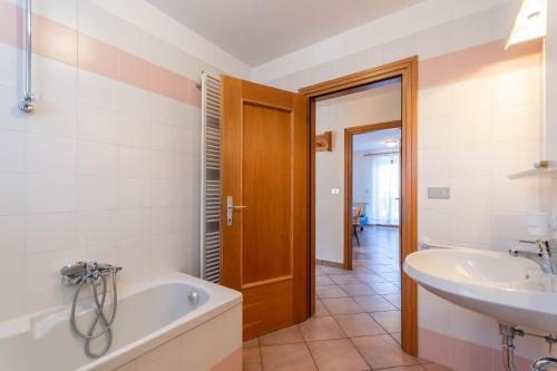 Ένα μπάνιο στο Casa Fanton