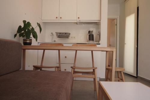 Kuchyň nebo kuchyňský kout v ubytování Daphnis Hotel