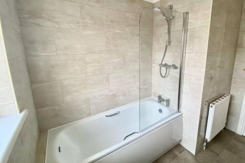 Et badeværelse på Stockwood Holiday Bungalow