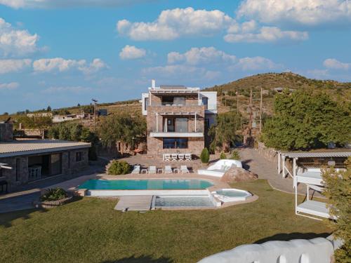 Bazén v ubytování Villa Tzikides Aegina nebo v jeho okolí