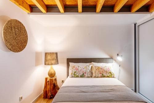 เตียงในห้องที่ Vila Município, "Urban Chic", Sintra