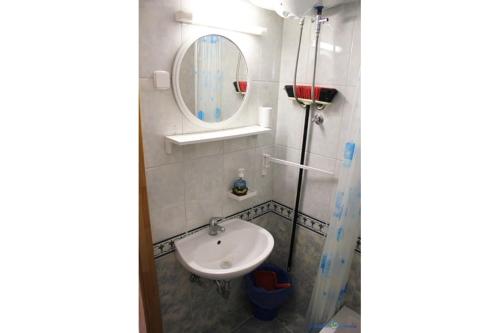 Kúpeľňa v ubytovaní Apartment in Pisak with sea view, terrace, air conditioning, Wi-Fi (4722-5)
