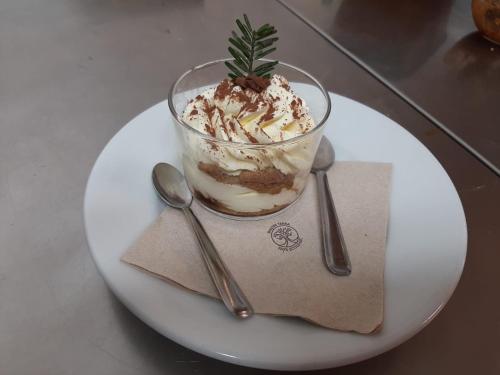 Comida en o cerca de este hotel