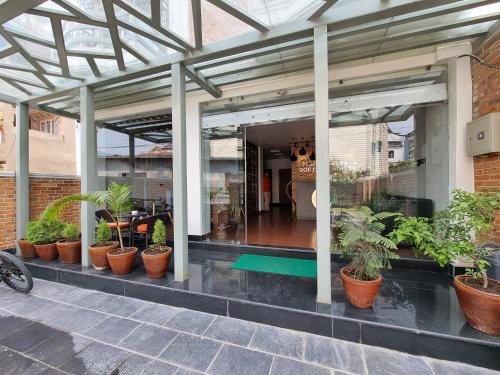 Bazén v ubytování Chautari Boutique Hotel nebo v jeho okolí