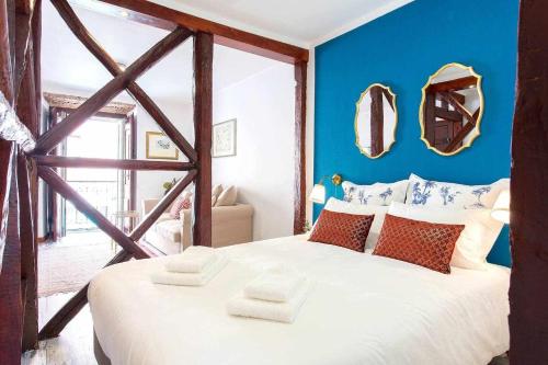 The Princeling's Getaway, Amadora, Portugal