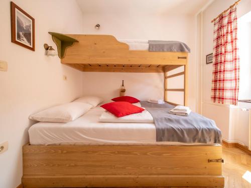 Berghi Hotel and Apartmentsにあるベッド