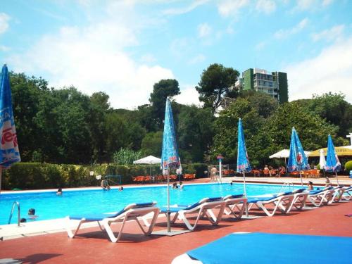 Bazén v ubytovaní Beautiful Apartment, Swimming Pool and Beach 2 alebo v jeho blízkosti