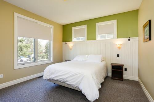 מיטה או מיטות בחדר ב-Blue View 5 Chalet