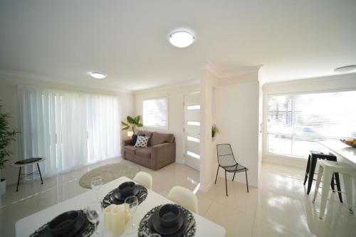 Gallery image of Craig's Place, 2br Short Term Accommodation - Western Sydney Area in Colyton