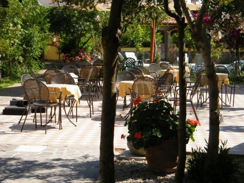 Restaurace v ubytování Hotel Villaggio Tabù