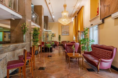 Een restaurant of ander eetgelegenheid bij Hotel President Split