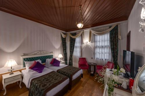 Economy Triple Room