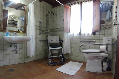 Un baño de Casa Rural La Fuente de la Flora