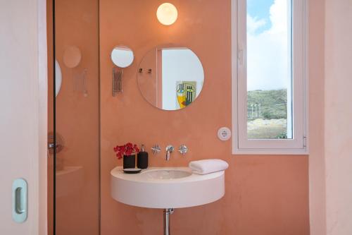 Ванная комната в AQUABLANCA Suite Pool Deluxe en Punta Mujeres