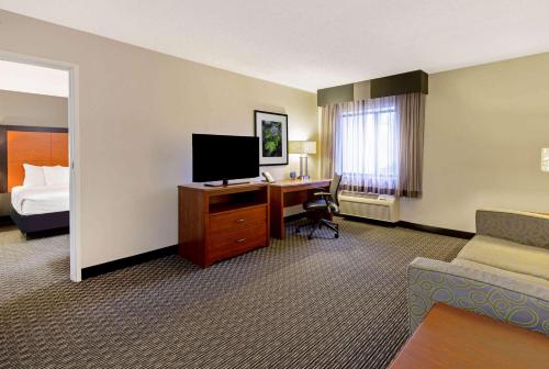 TV o dispositivi per l'intrattenimento presso La Quinta by Wyndham Harrisburg Airport Hershey