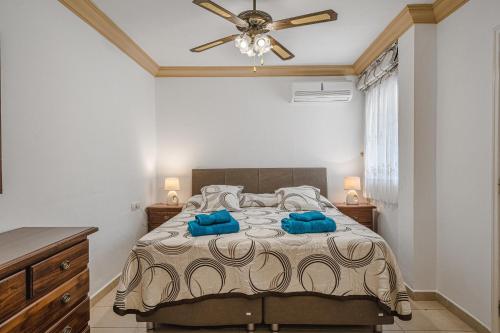 Posteľ alebo postele v izbe v ubytovaní Terrazas del Duque II apartment
