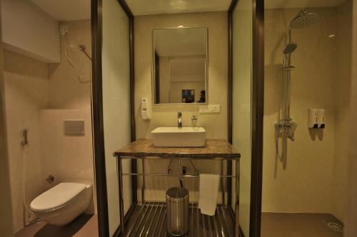 Gallery image of HOTEL CRYSTAL CROWN in Chandaka