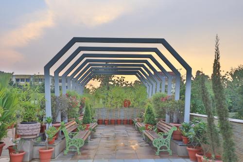 Gallery image of HOTEL CRYSTAL CROWN in Chandaka
