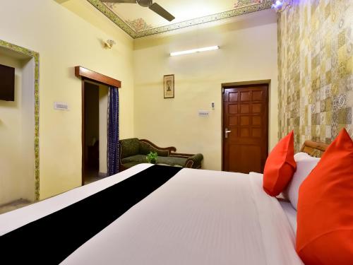 Un ou plusieurs lits dans un hébergement de l'établissement Hotel Radoli House - A Heritage Hotel