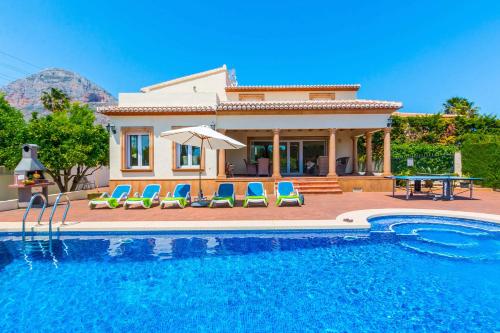 Villa Alvaro by Villa Plus