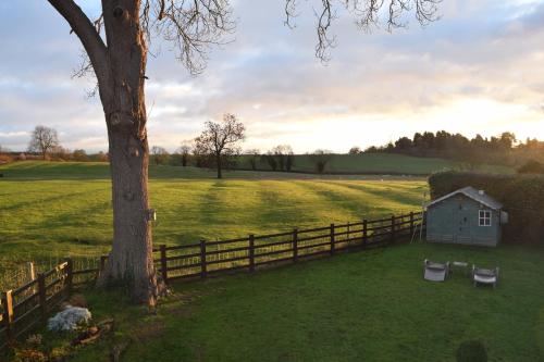 Afbeelding uit fotogalerij van Carlton Corner Bed & Breakfast in Kibworth Harcourt