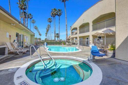 A piscina localizada em Motel 6-Lodi, CA ou nos arredores