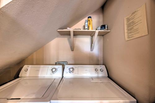 Φωτογραφία από το άλμπουμ του Condo with Hot Tub about 4 Miles to Ruidoso Winter Park! σε Ruidoso