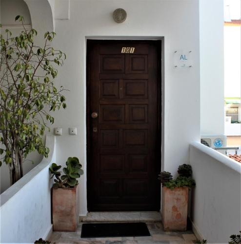 5 Minutes Walk from the Beach