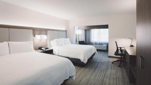 เตียงในห้องที่ Holiday Inn Express Lompoc, an IHG Hotel