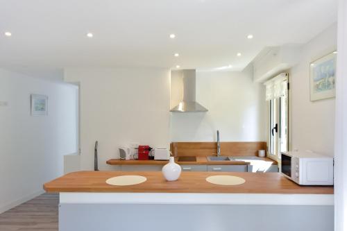 Charming 2-Room Apartment in the City Center