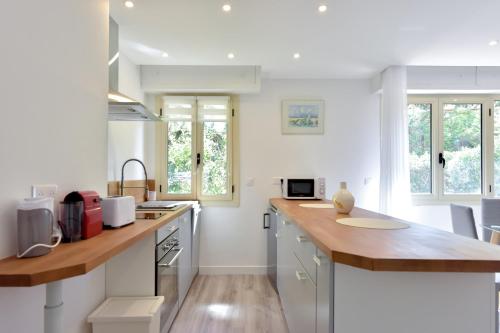 Charming 2-Room Apartment in the City Center
