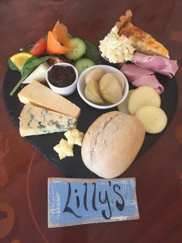 Φωτογραφία από το άλμπουμ του Lilly's Pad σε Keelby