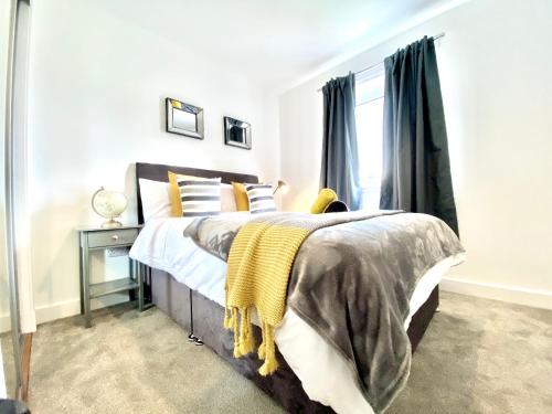 Postel nebo postele na pokoji v ubytování Serviced Accommodation Moray Cawdor Avenue, Elgin