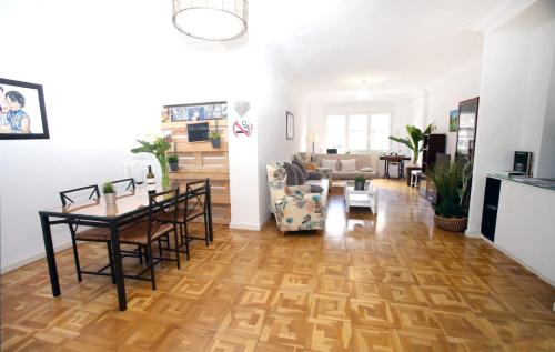 "El rincon del pintor"Enorme piso a junto a Laurel ascensor By Apartamentos Logrono
