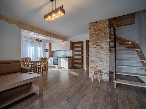 Η κουζίνα ή μικρή κουζίνα στο Tatrzańska Kryjówka Premium Chalets Zakopane