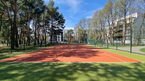 Tennis and/or squash facilities at Apartament Nadmorski 15 or nearby