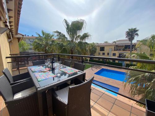 LLOGUER30 Los delfines, swimming pools , near the beach and with parking