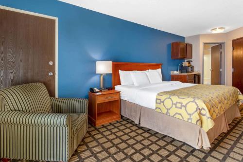 Katil atau katil-katil dalam bilik di Baymont by Wyndham Rochester Mayo Clinic Area