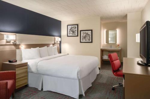 Gallery image of Ramada by Wyndham Indiana in Indiana