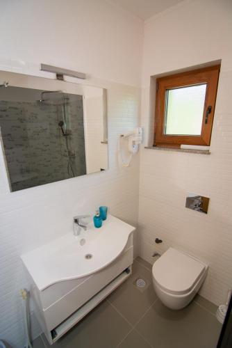  Holiday Home Faruk -  Room  picture :   Tea/Coffee maker    Shower    TV                           