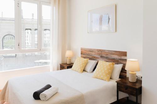Sunny and modern apartment ideal for groups