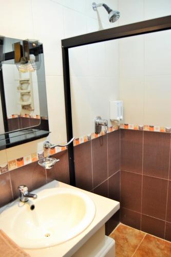Ένα μπάνιο στο Hostal Kolibri B&B