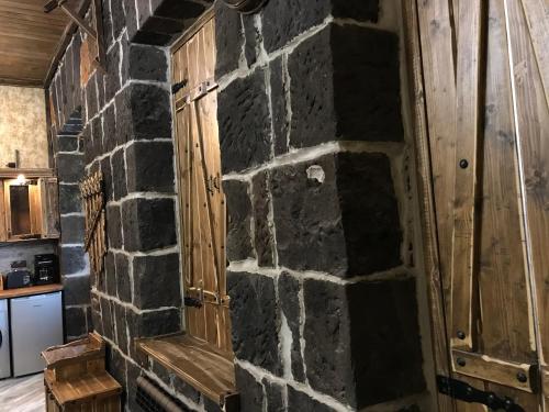  Old Gyumri Guest House / Հին Գյումրի հյուրատուն -  Room  picture :   Tea/Coffee maker    Shower    Safety deposit box                           